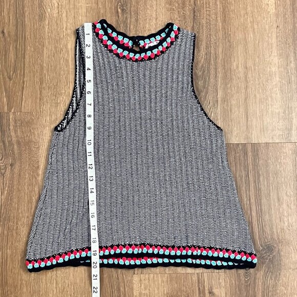 THML Sleeveless Sweater Tank Crochet Neckline Sz XS - Picture 5 of 12